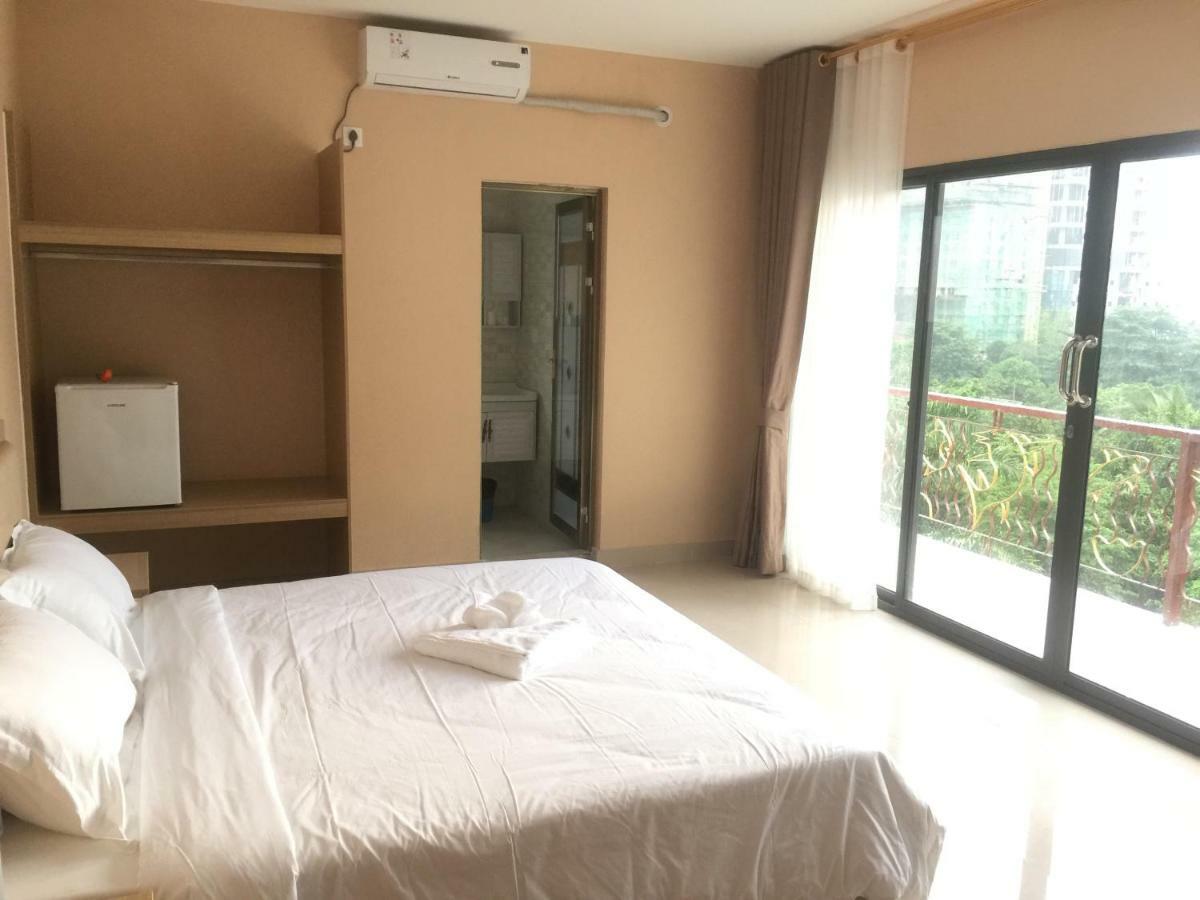 Golden Rooster Hotel Σίχανουκβιλ Εξωτερικό φωτογραφία