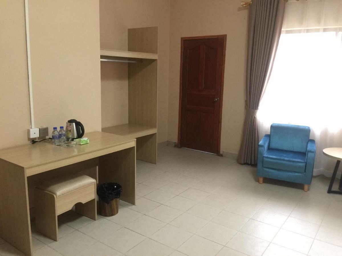 Golden Rooster Hotel Σίχανουκβιλ Εξωτερικό φωτογραφία